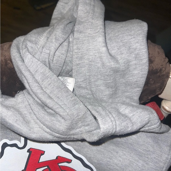 Youth unisex Kansas City Chiefs hoodie - Picture 2 of 5
